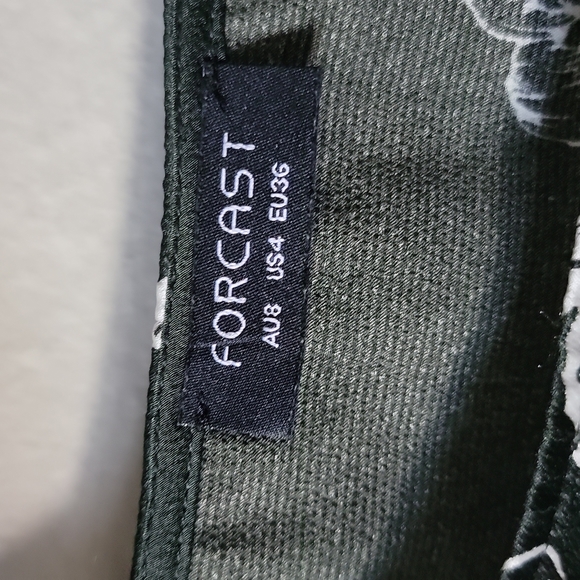 FORCAST WOMEN'S TOP. - Picture 7 of 10